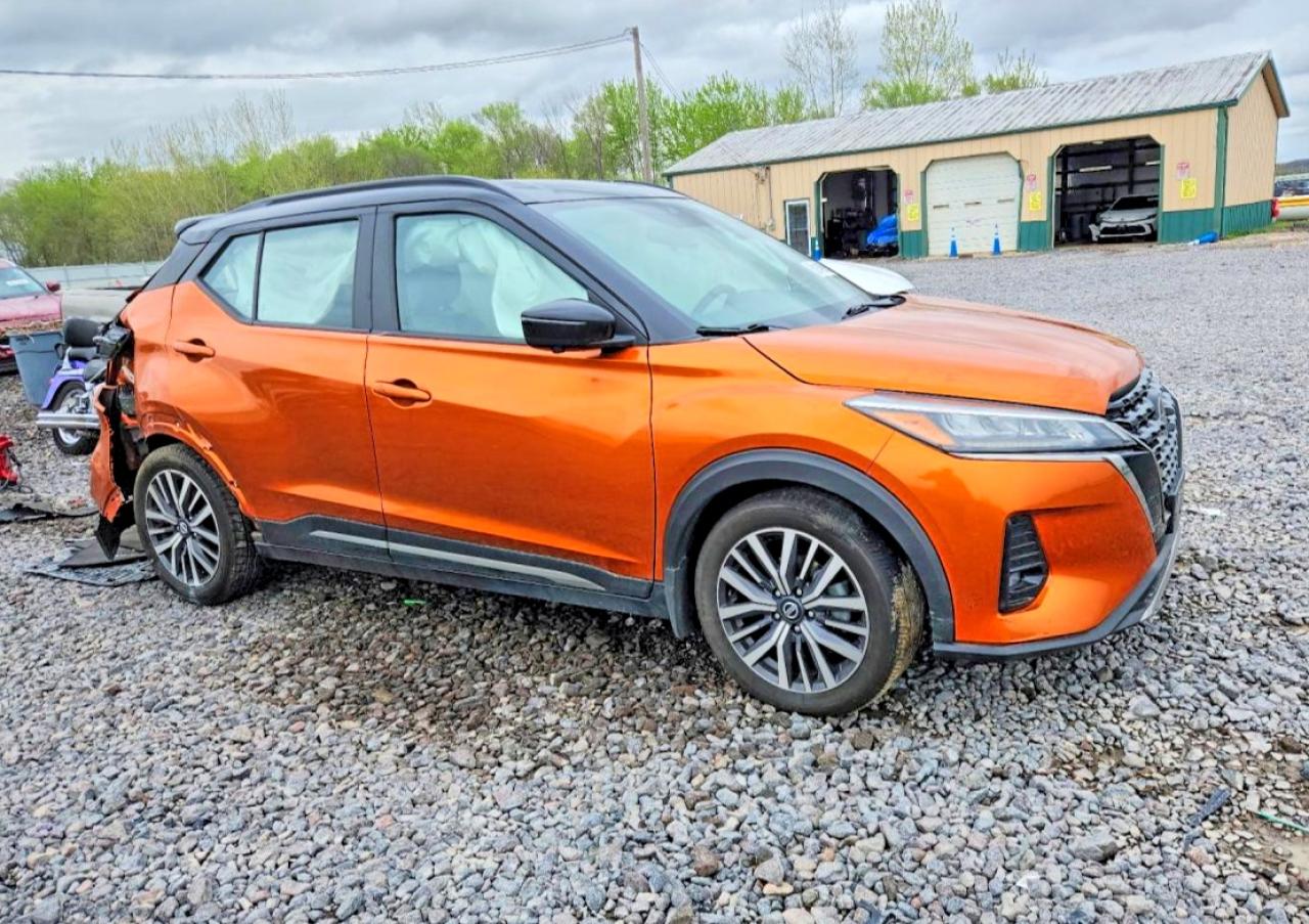 Nissan Kicks Sr