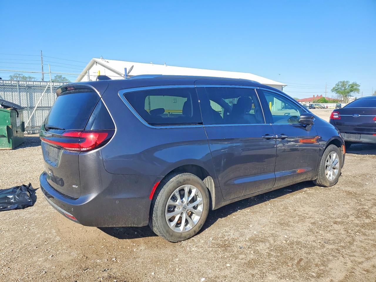 Chrysler Pacifica Touring L