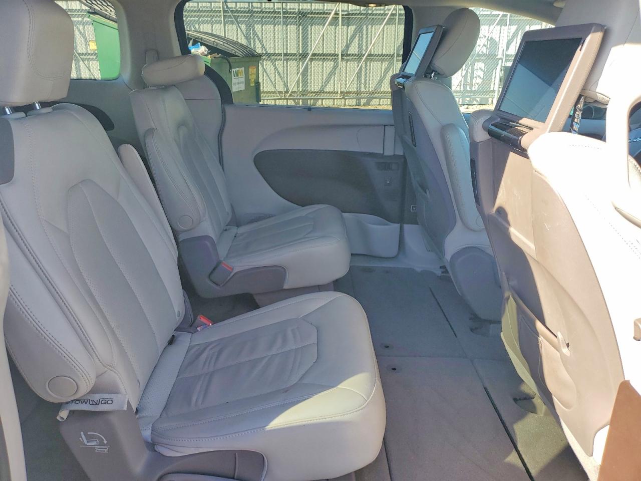 Chrysler Pacifica Touring L