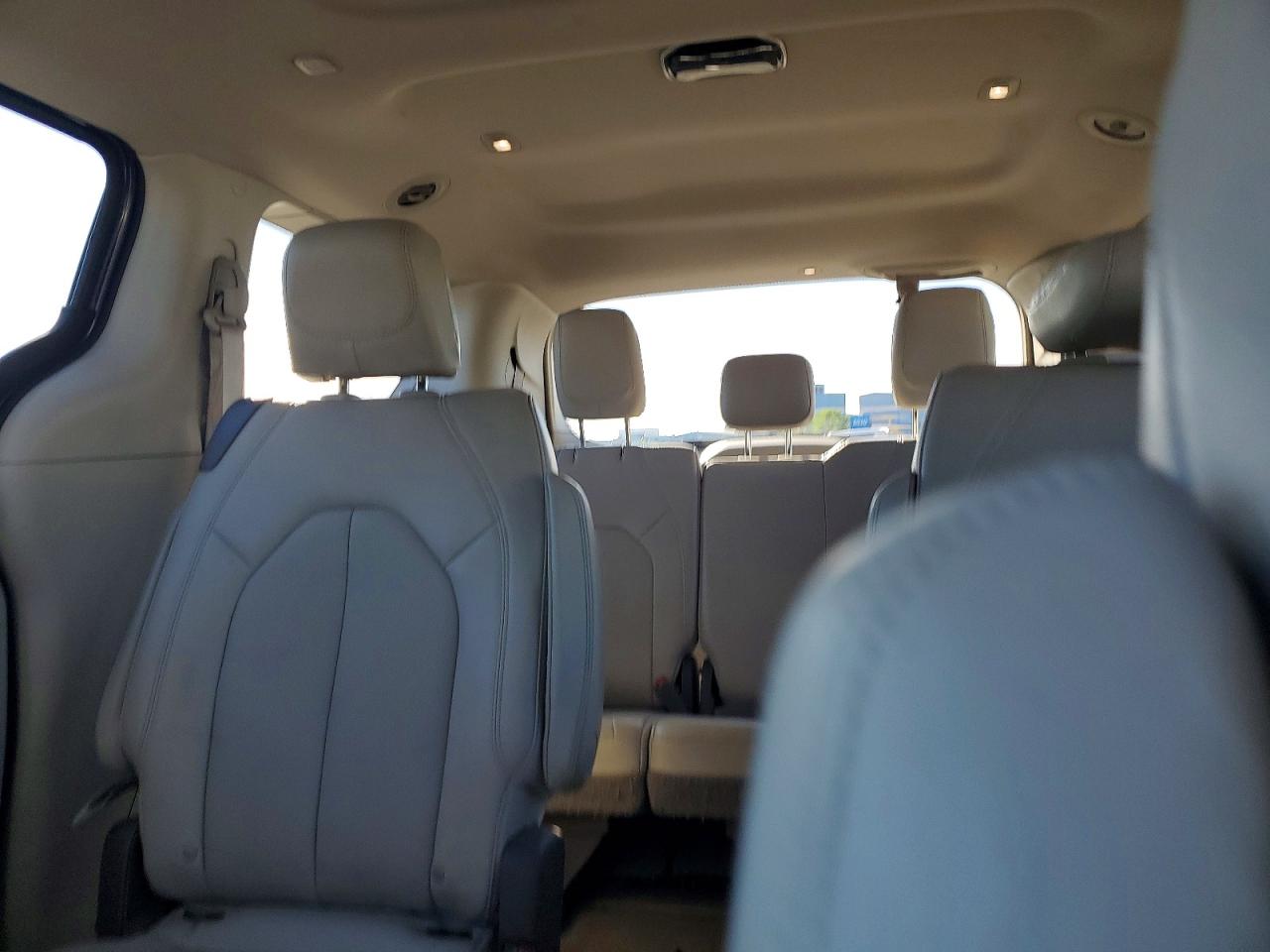 Chrysler Pacifica Touring L