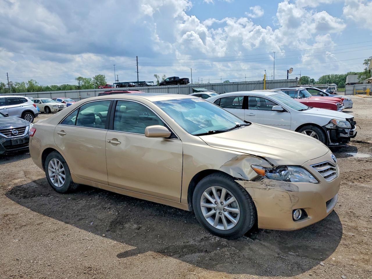 Toyota Camry Xle V6
