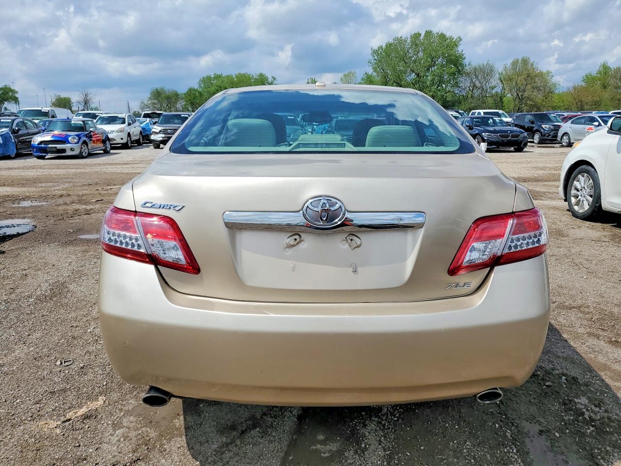 Toyota Camry Xle V6