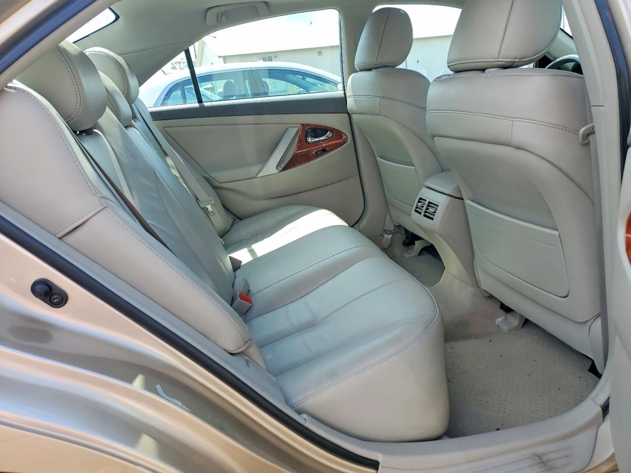 Toyota Camry Xle V6