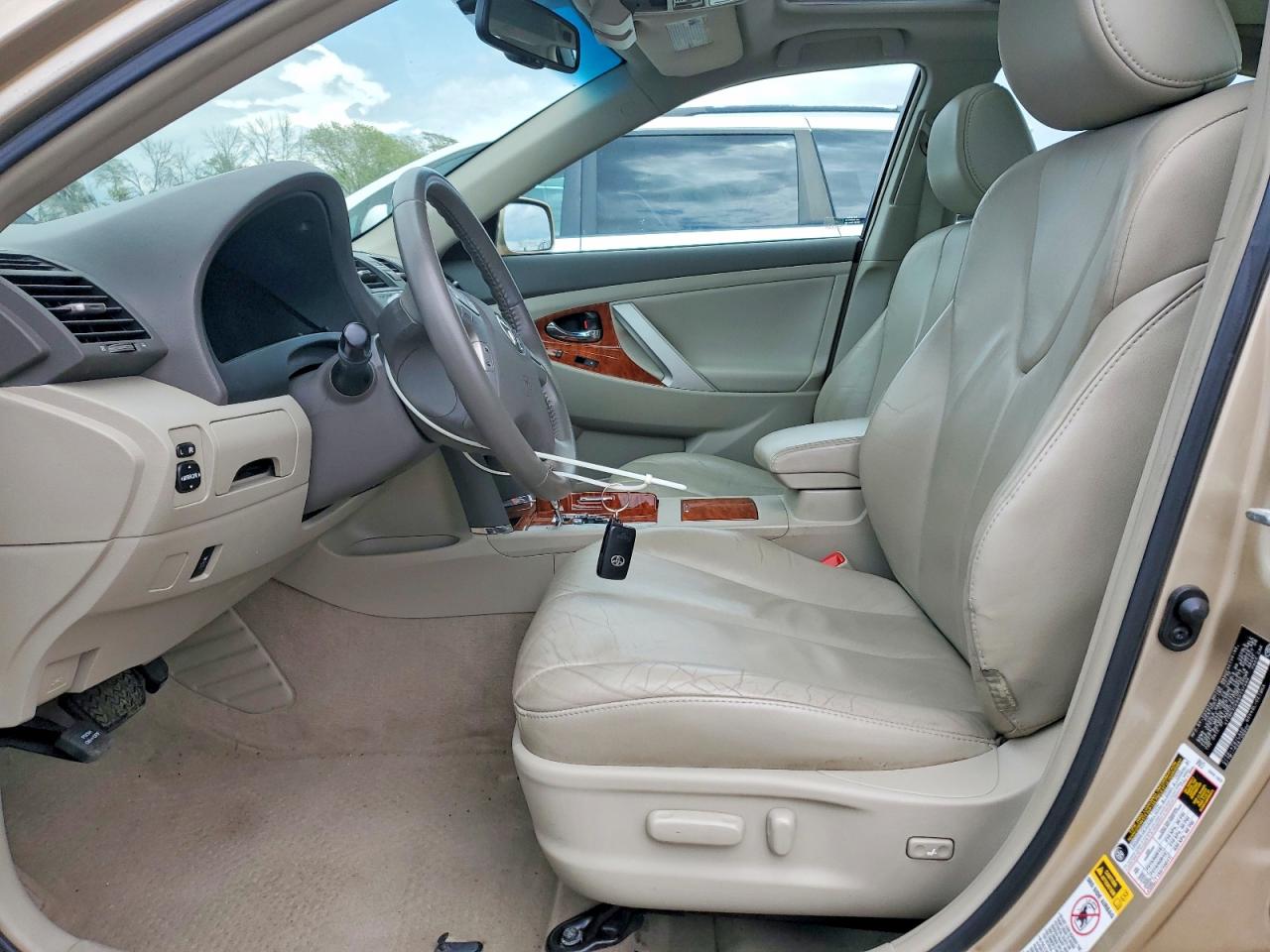 Toyota Camry Xle V6