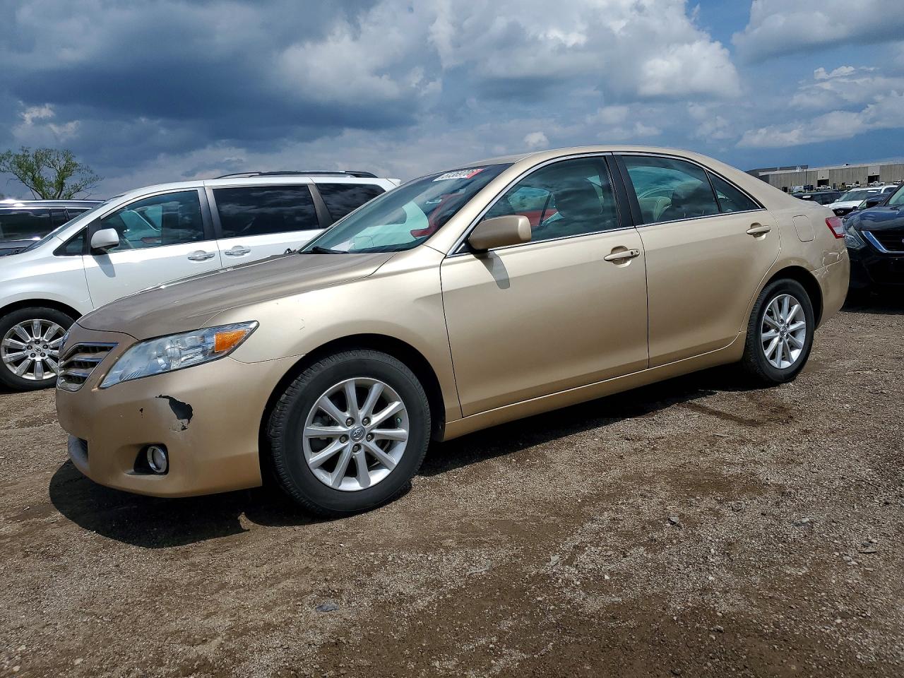 Salvage Toyota Camry Image