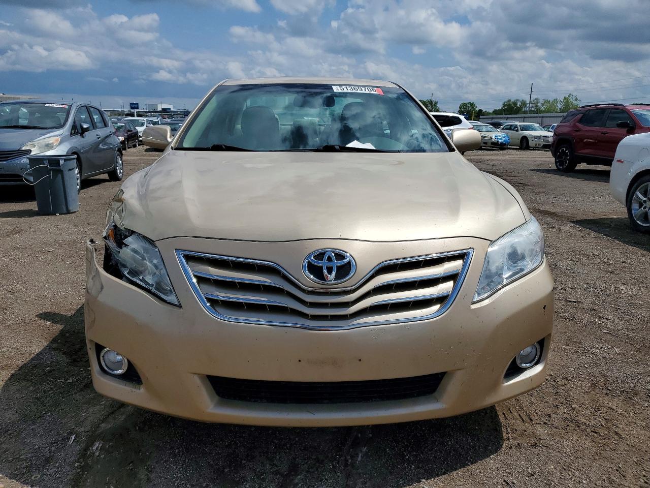 Toyota Camry Xle V6