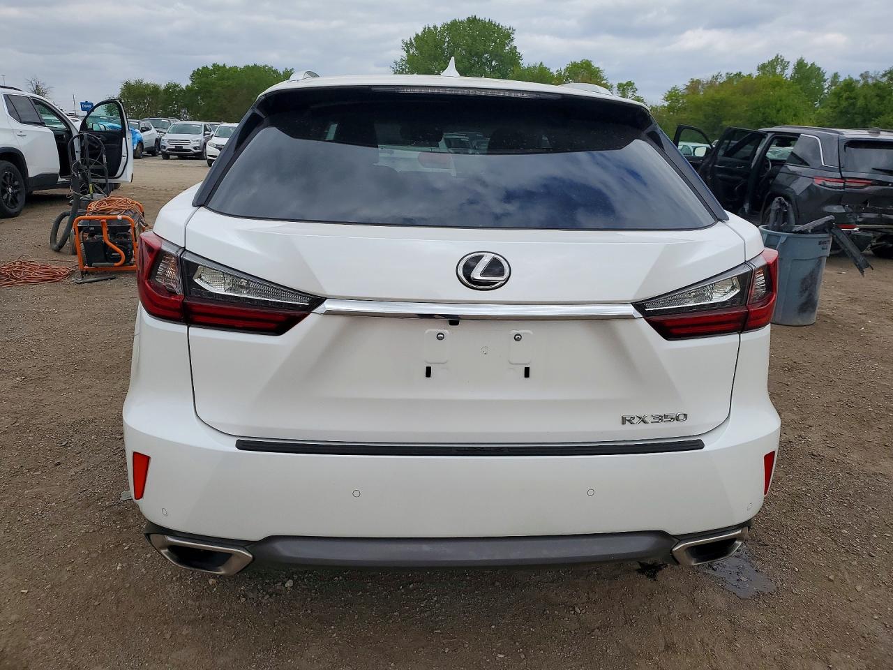 Lexus RX Base