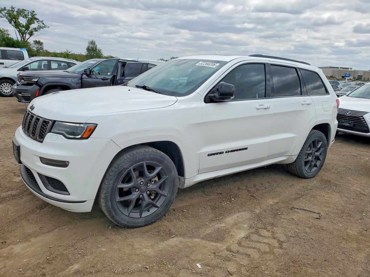 Salvage Jeep Grand Cherokee Image