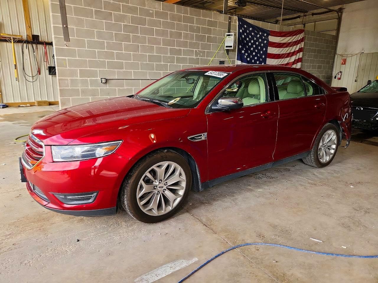 Salvage Ford Taurus Image