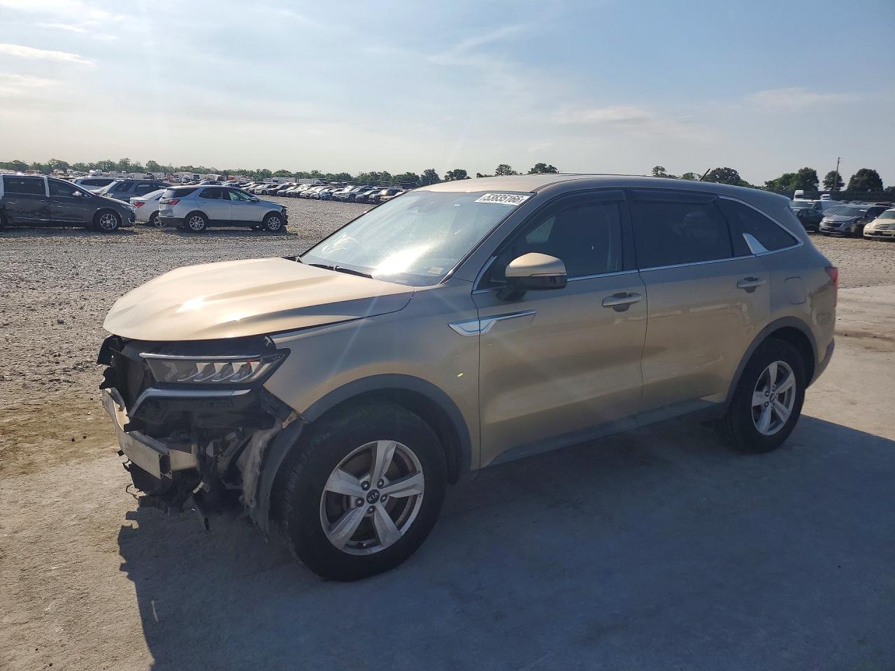 Salvage Kia Sorento Image