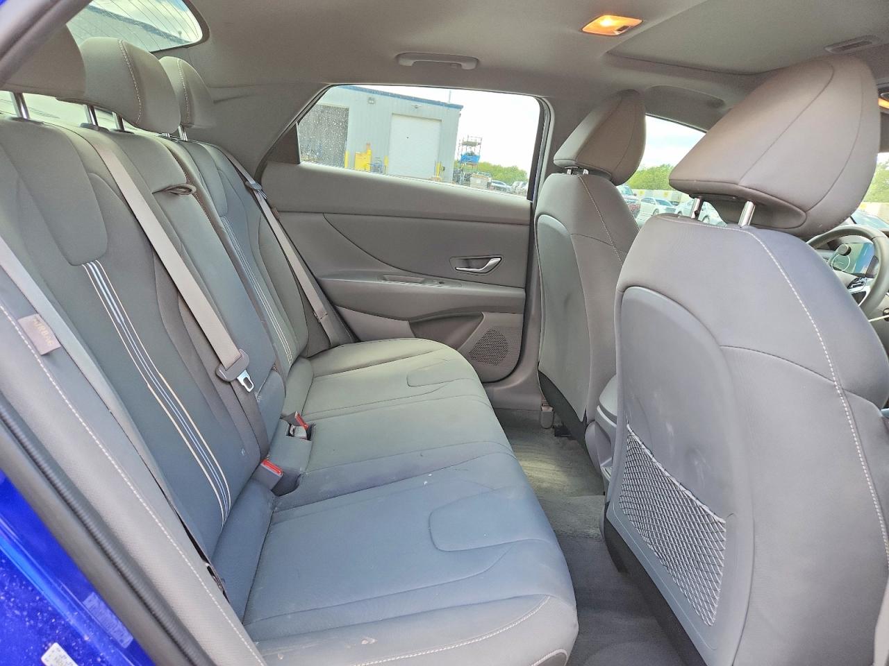 Hyundai ELANTRA Sel