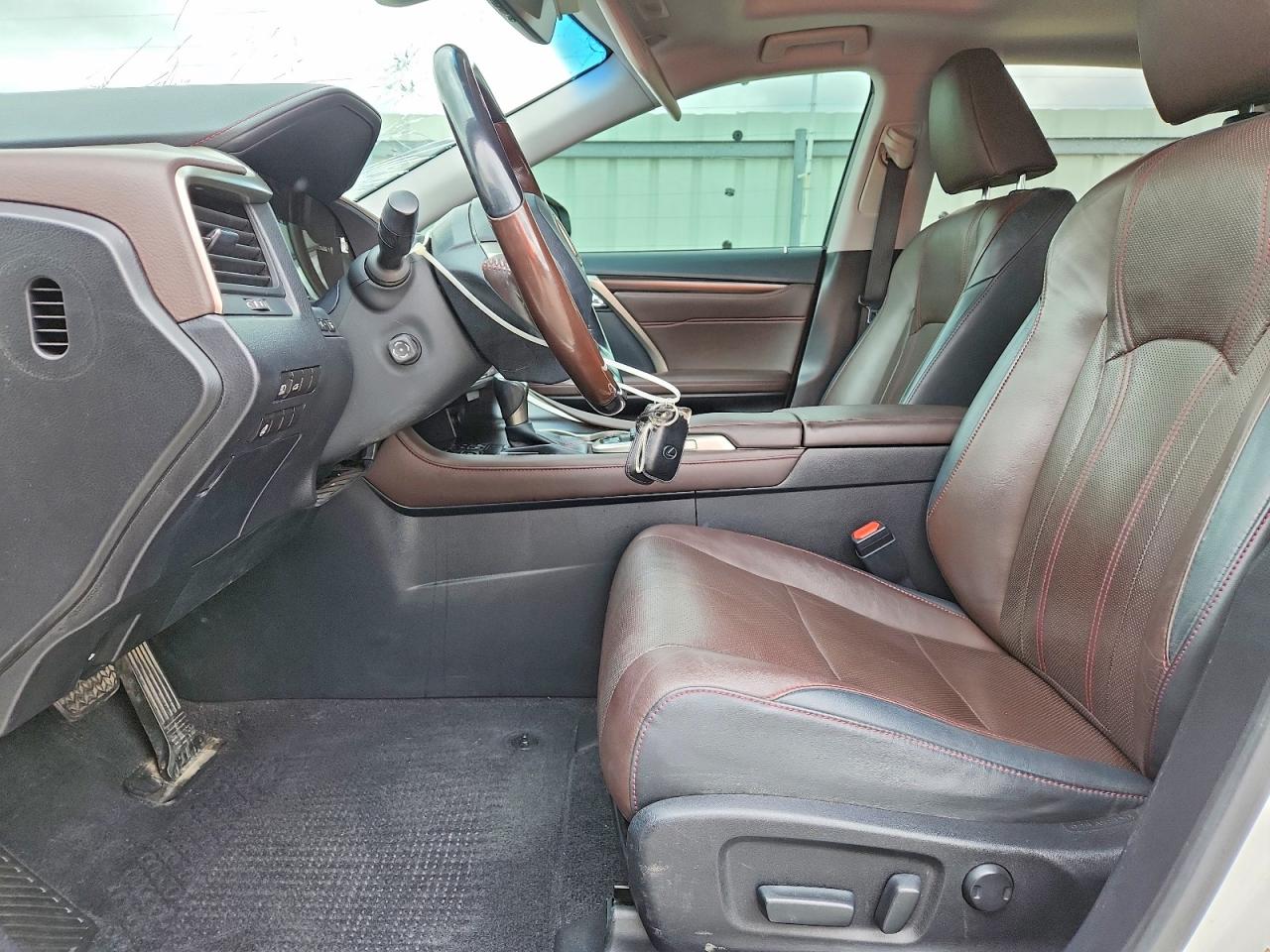 Lexus RX Base