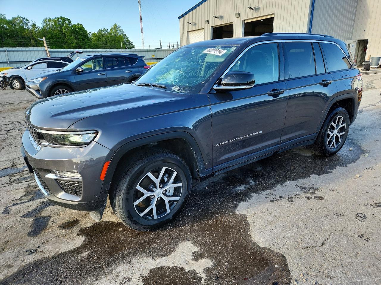 Salvage Jeep Grand Cherokee Image