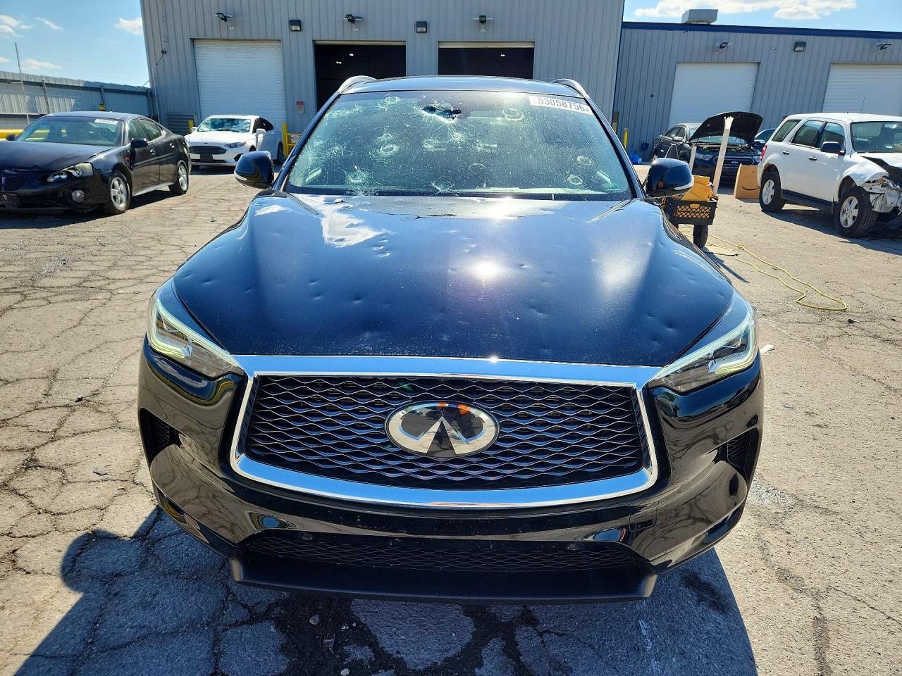 INFINITI Qx Essential