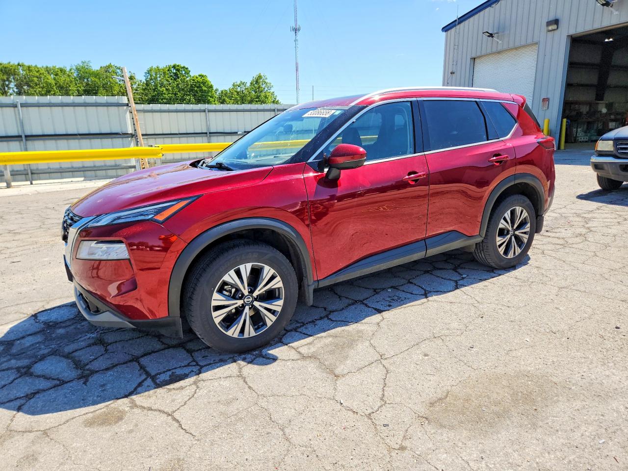 Salvage Nissan Rogue Image