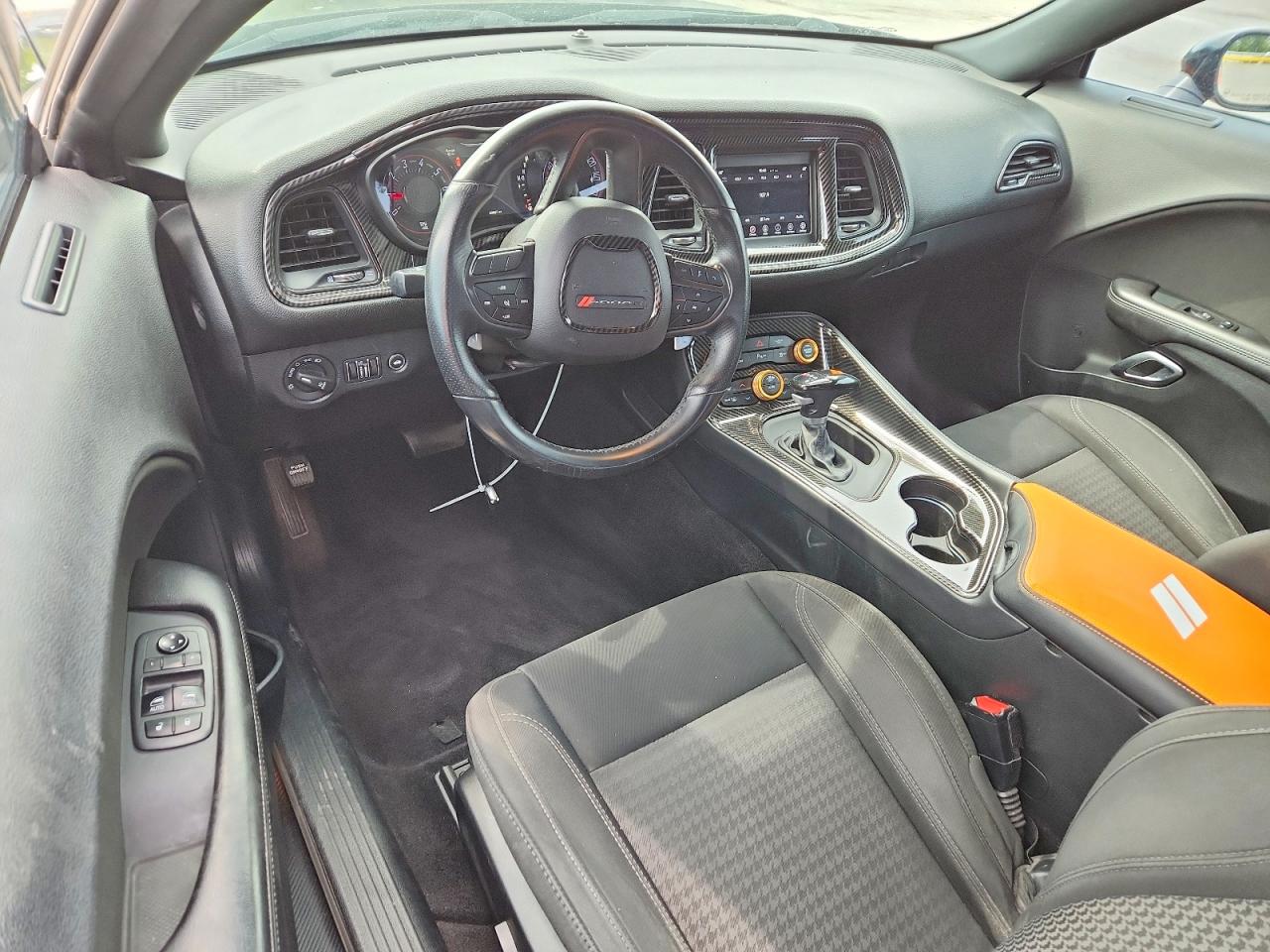 Dodge Challenger Sxt