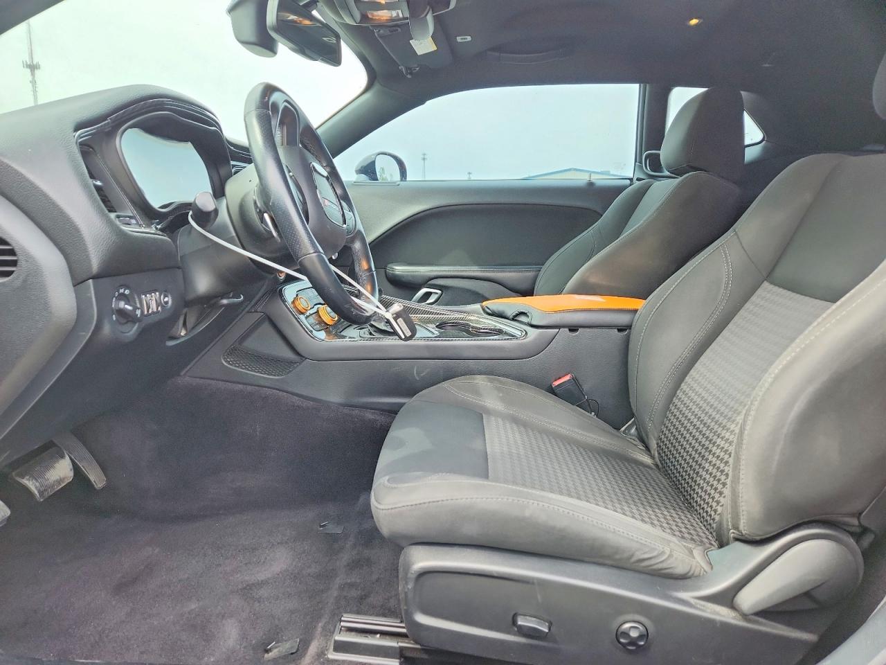 Dodge Challenger Sxt