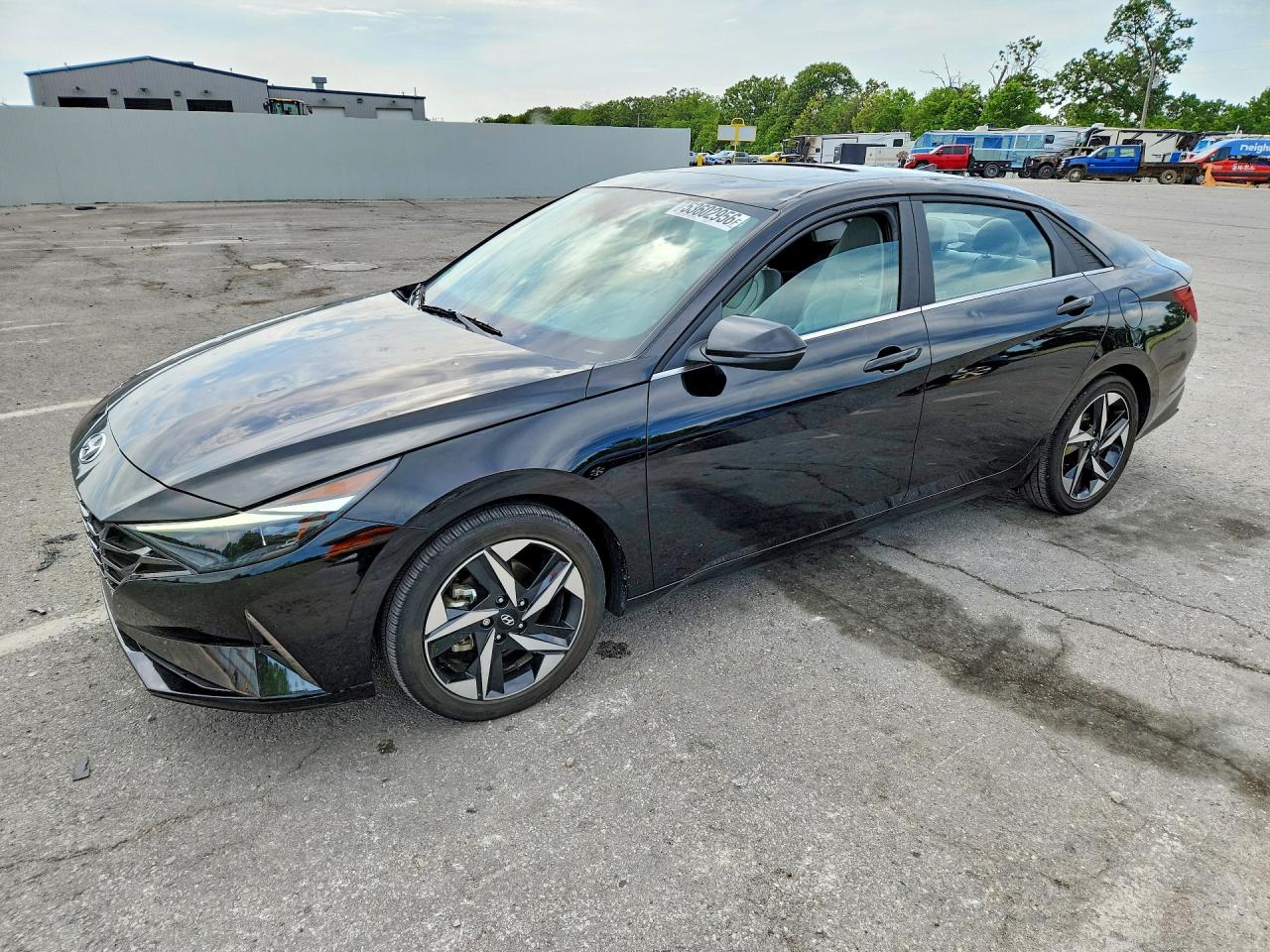 Salvage Hyundai ELANTRA Image