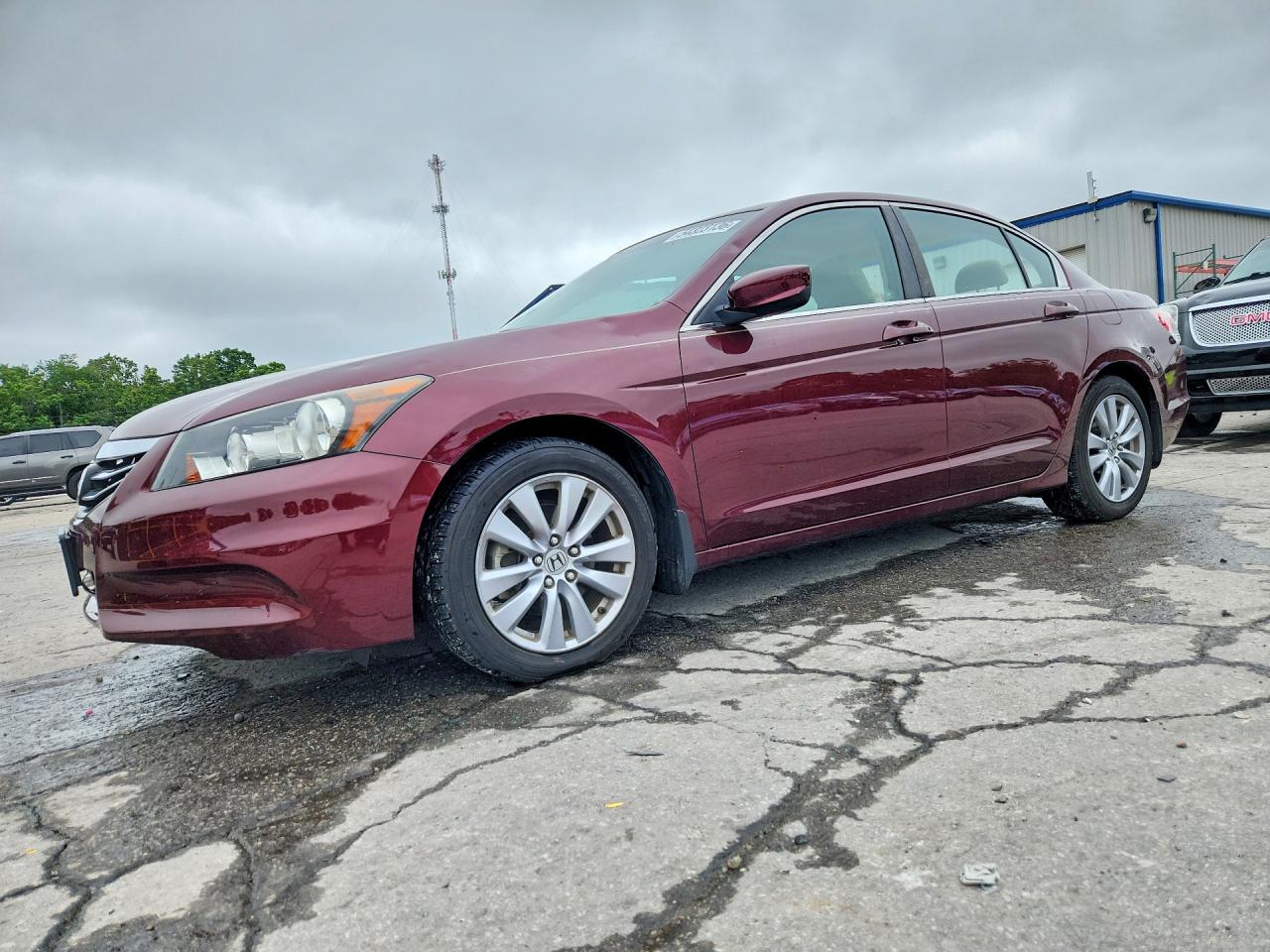 Salvage Honda Accord Image