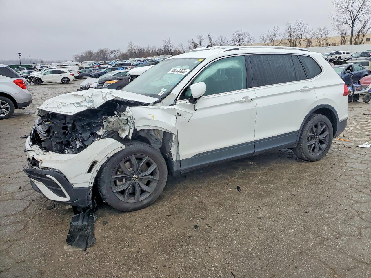Salvage Volkswagen Tiguan Image