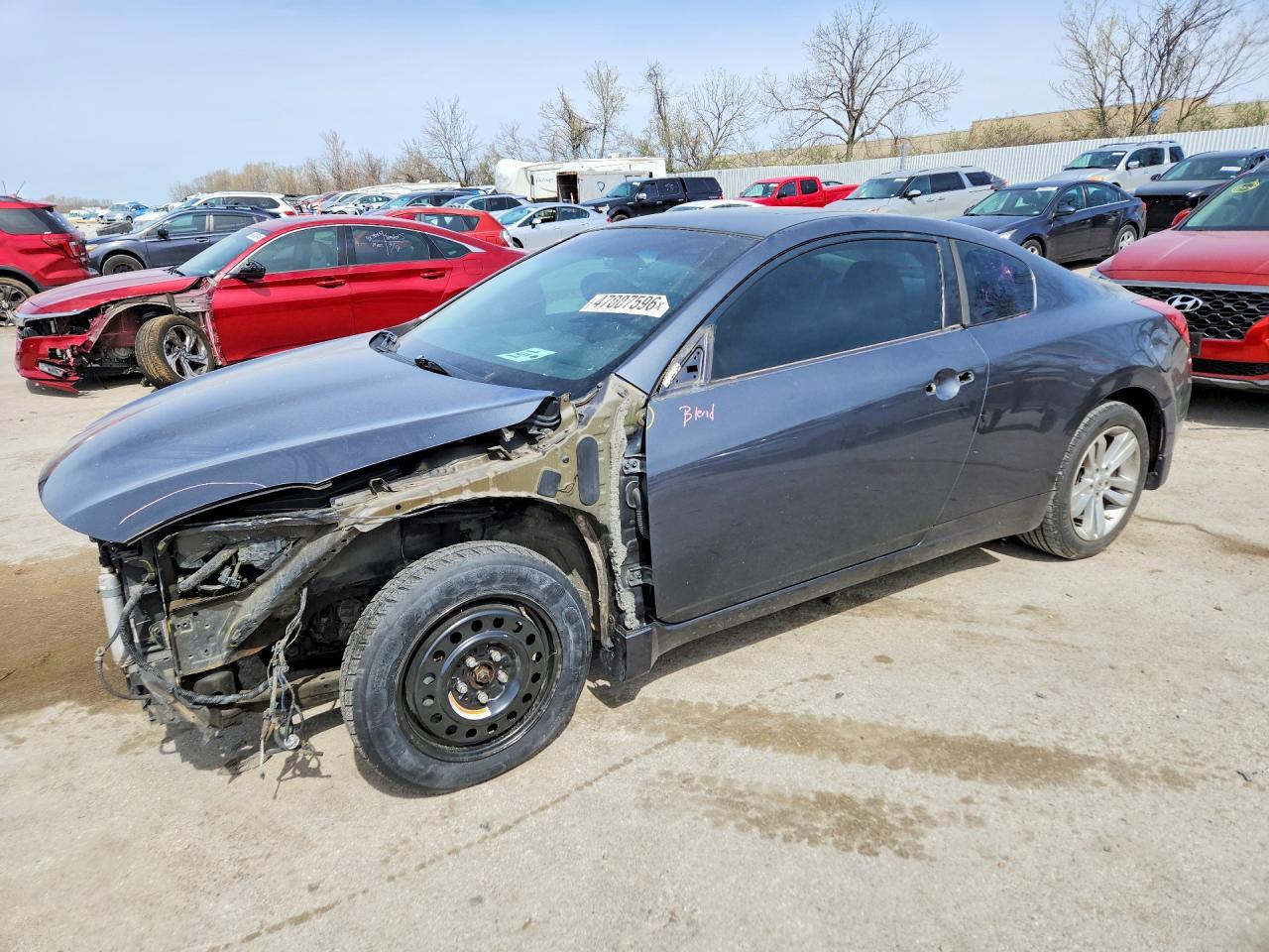 Salvage Nissan Altima Image