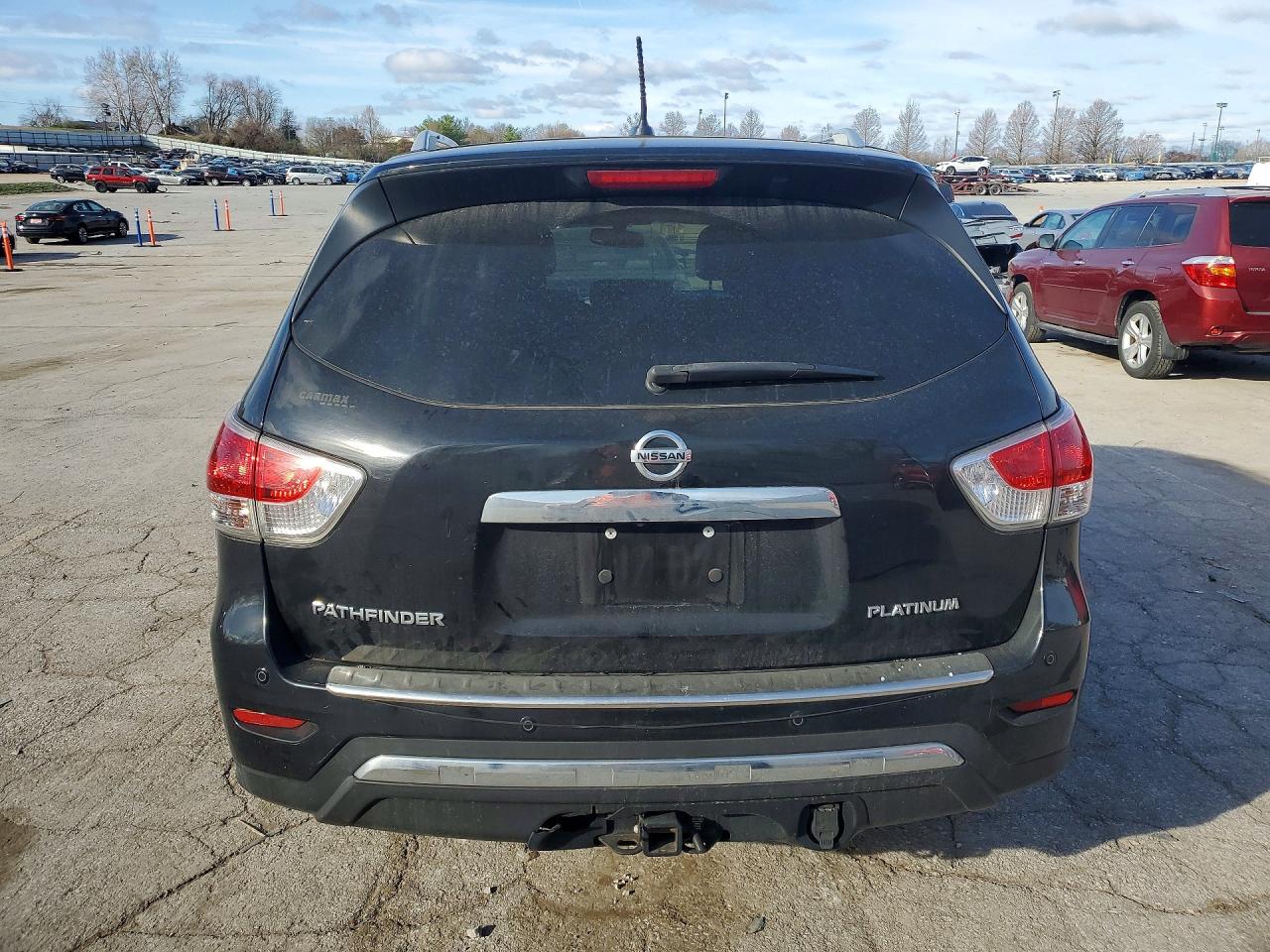 Nissan Pathfinder S