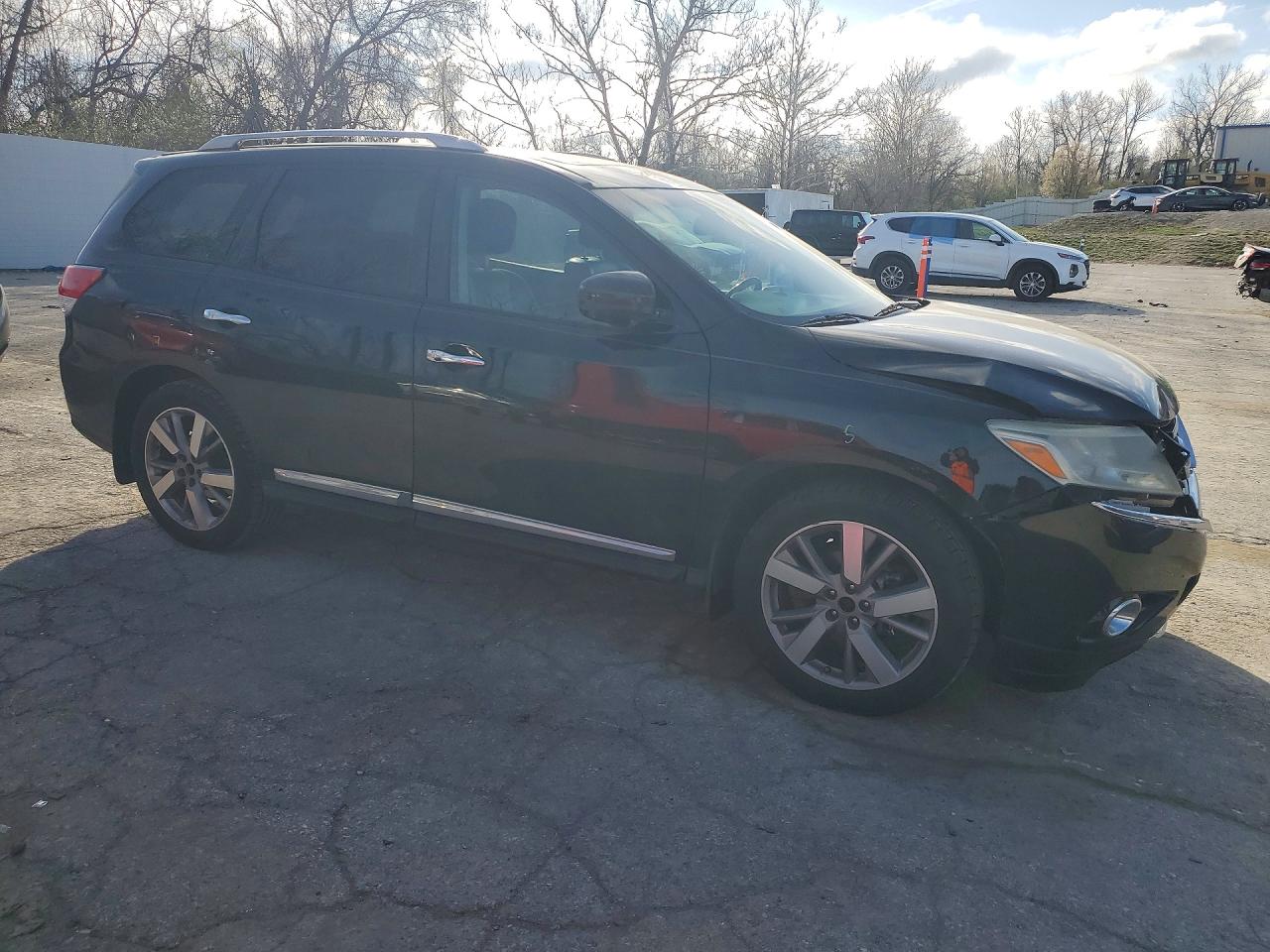 Nissan Pathfinder S