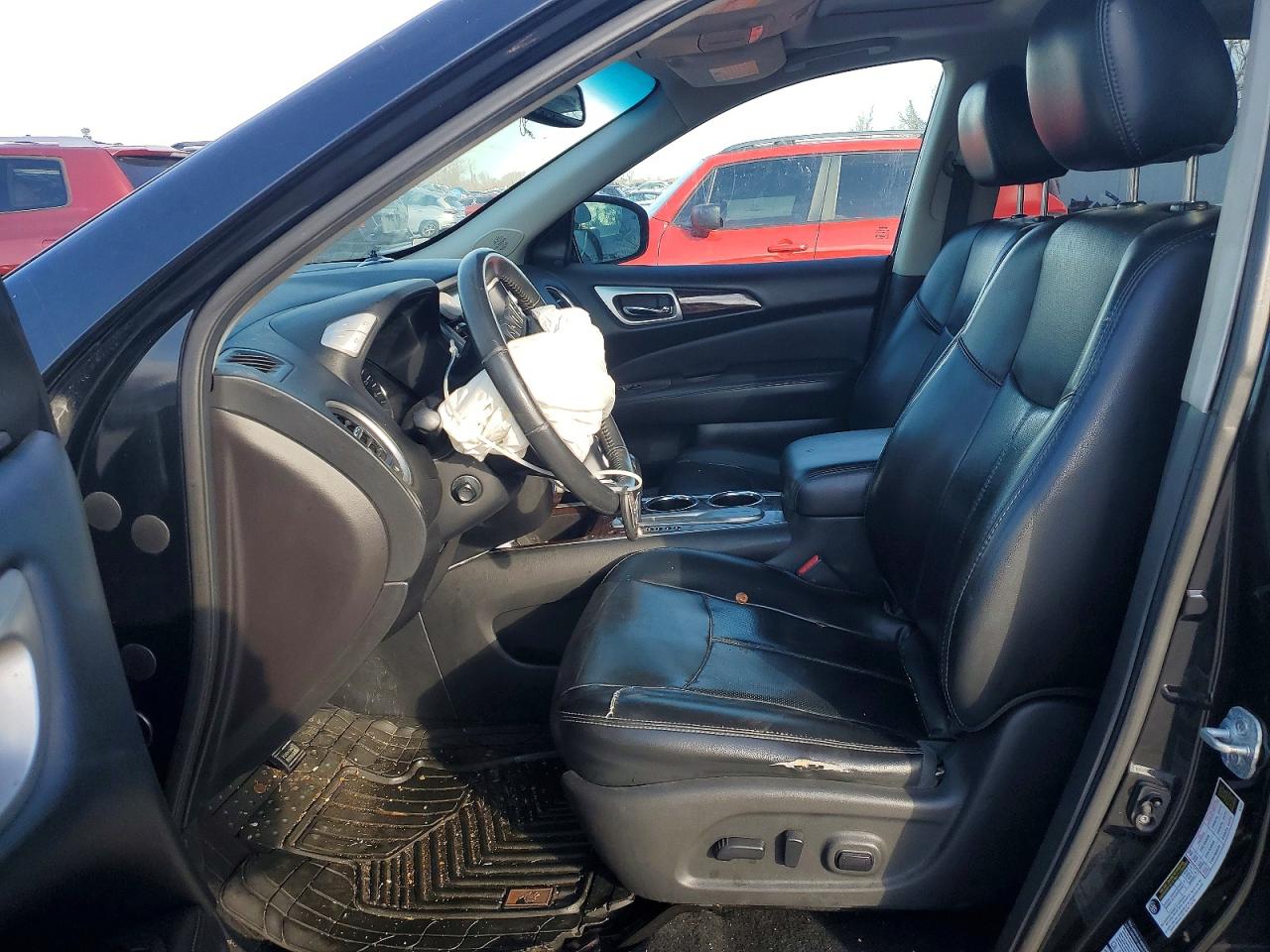 Nissan Pathfinder S
