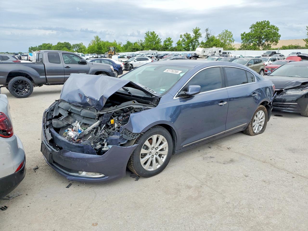Salvage Buick LaCrosse Image