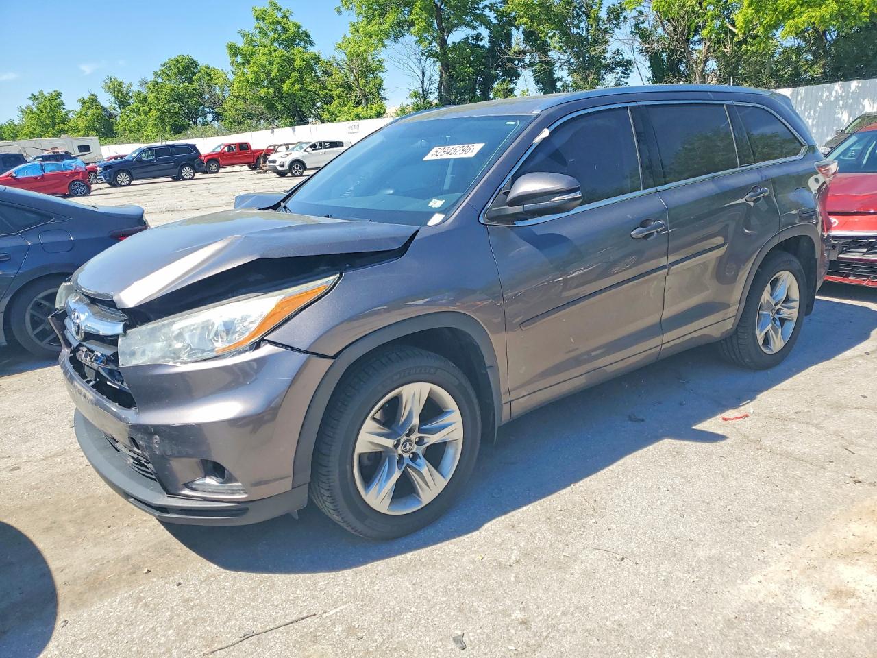 Salvage Toyota Highlander Image