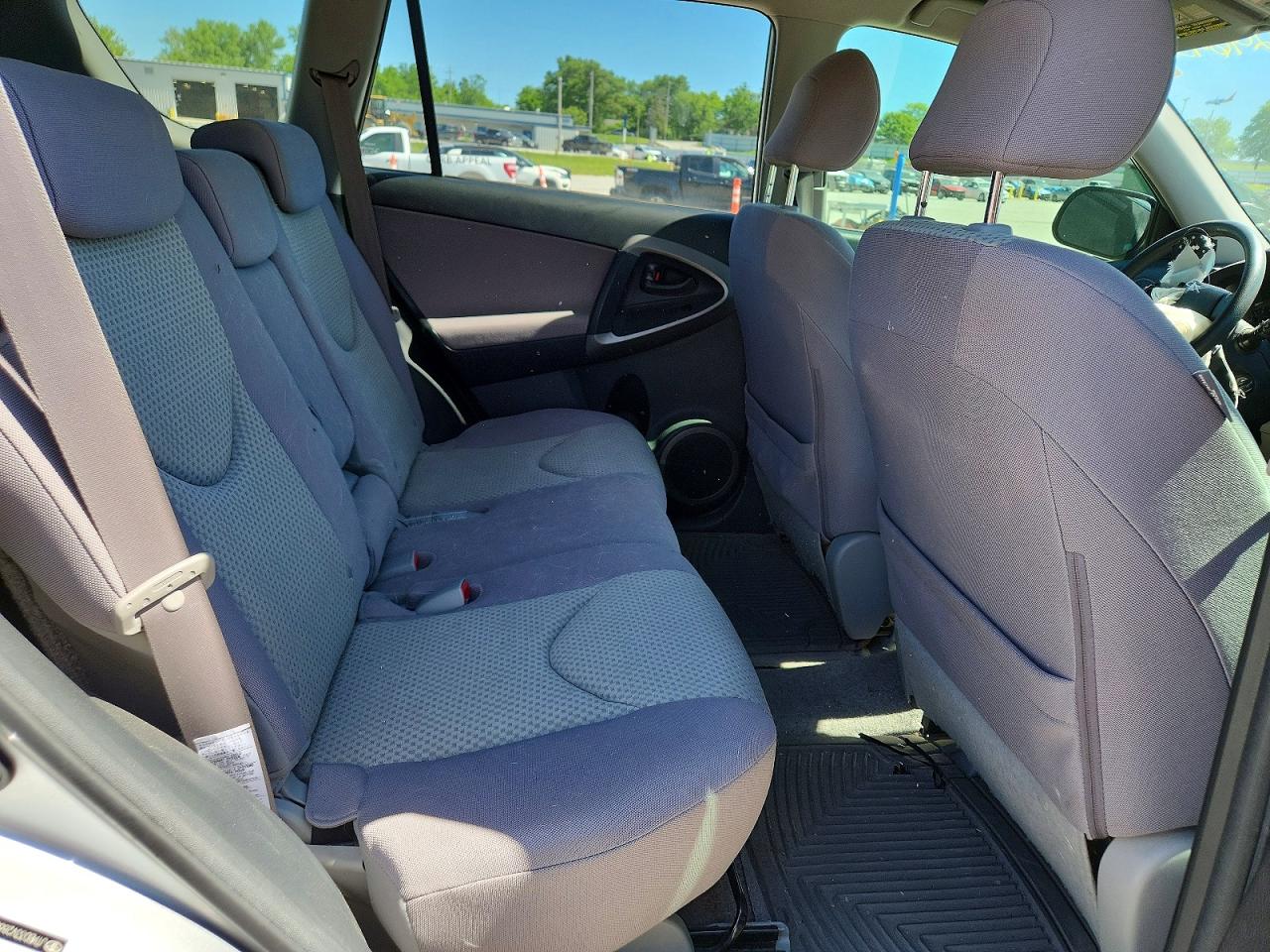 Toyota RAV4 Base