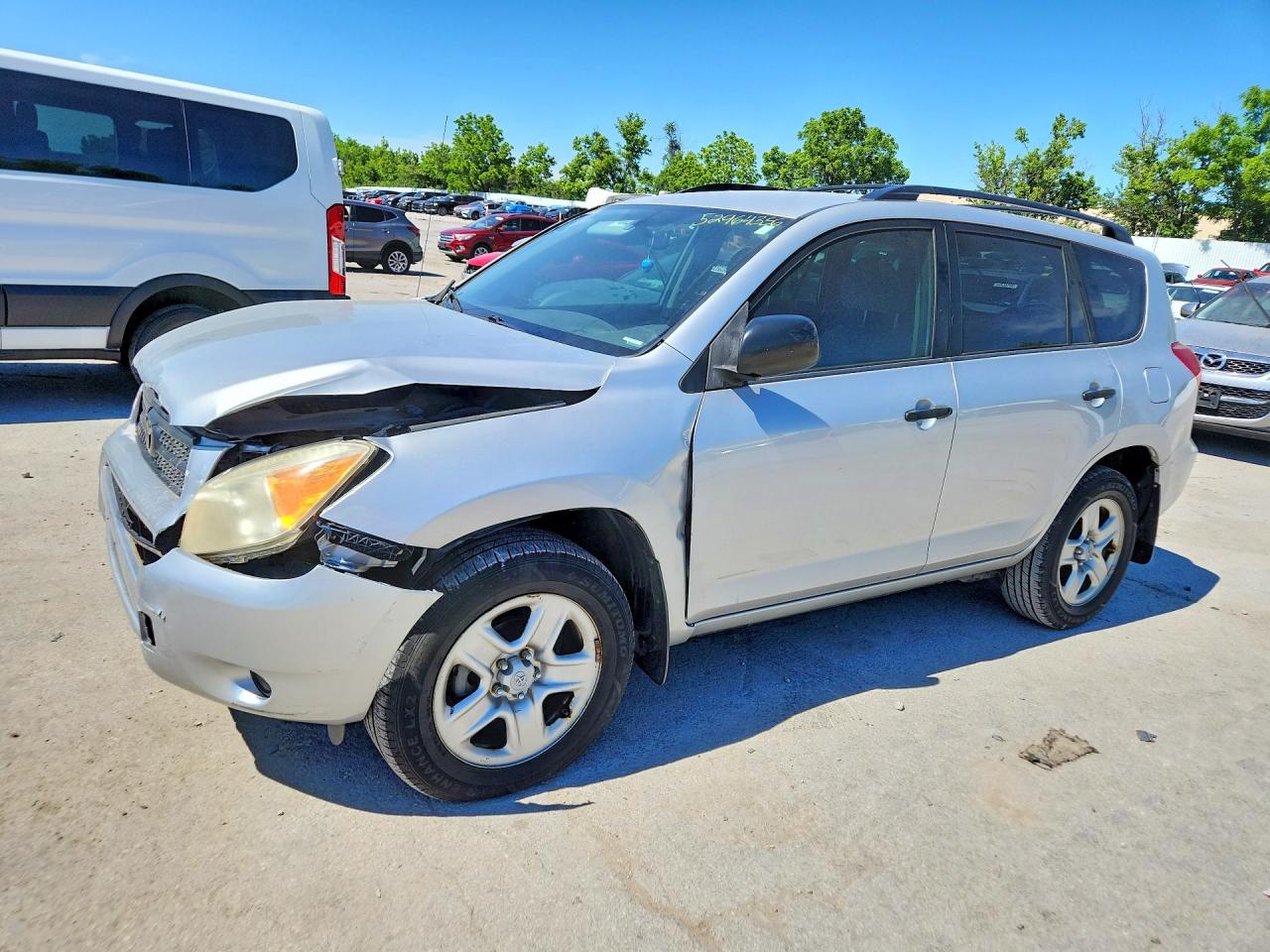 Salvage Toyota RAV4 Image