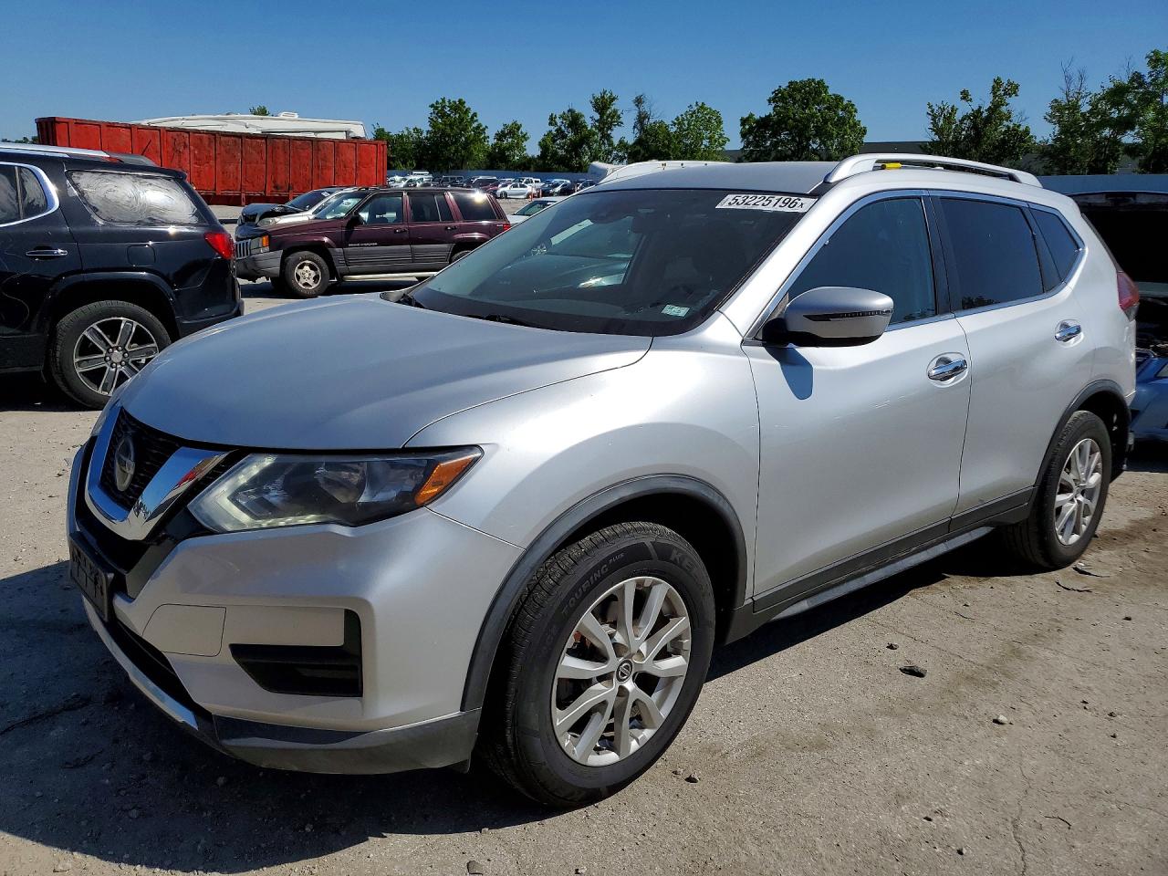 Salvage Nissan Rogue Image