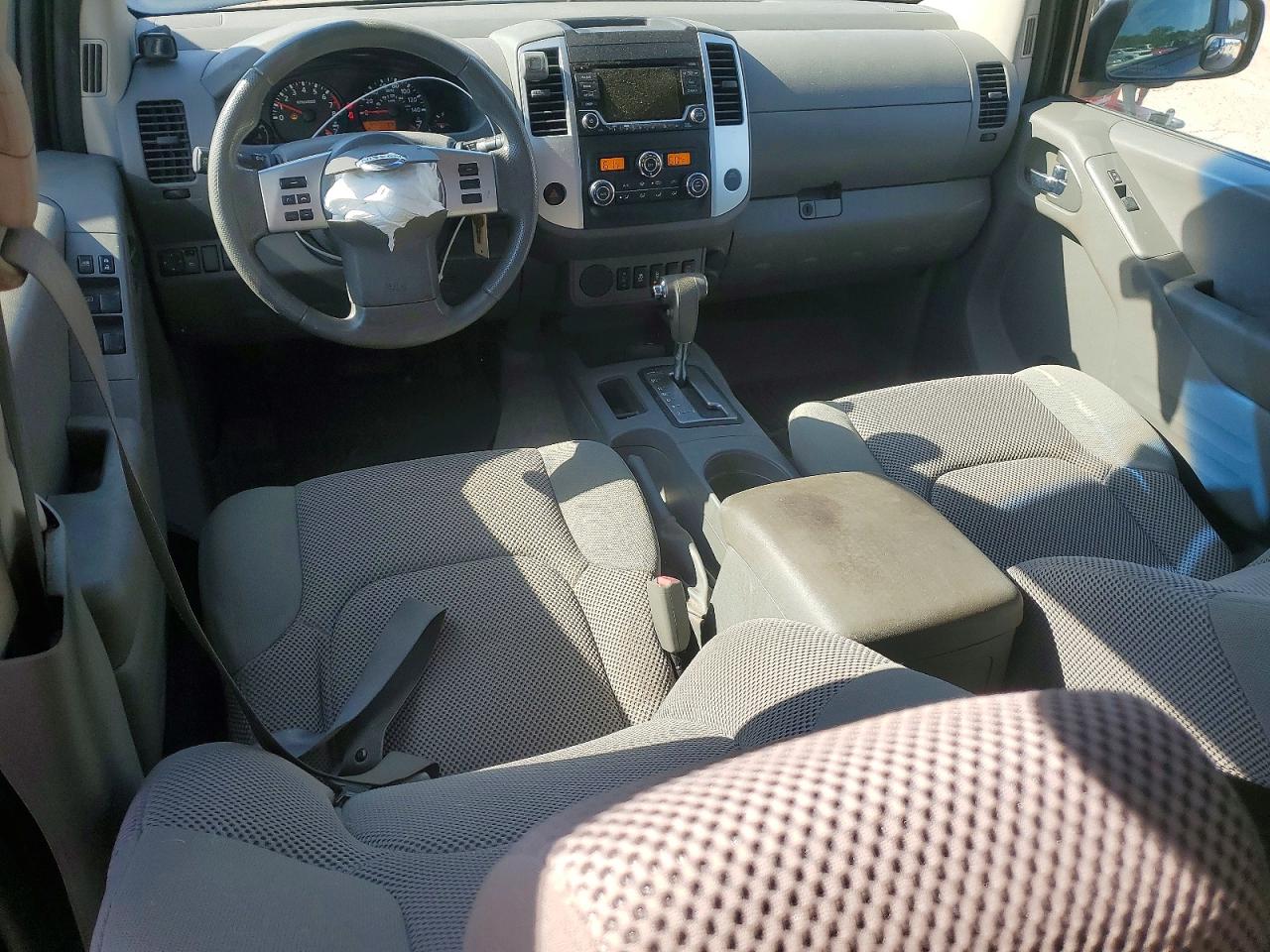 Nissan Frontier S