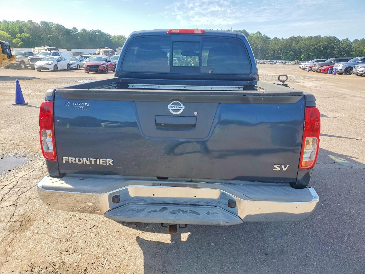 Nissan Frontier S