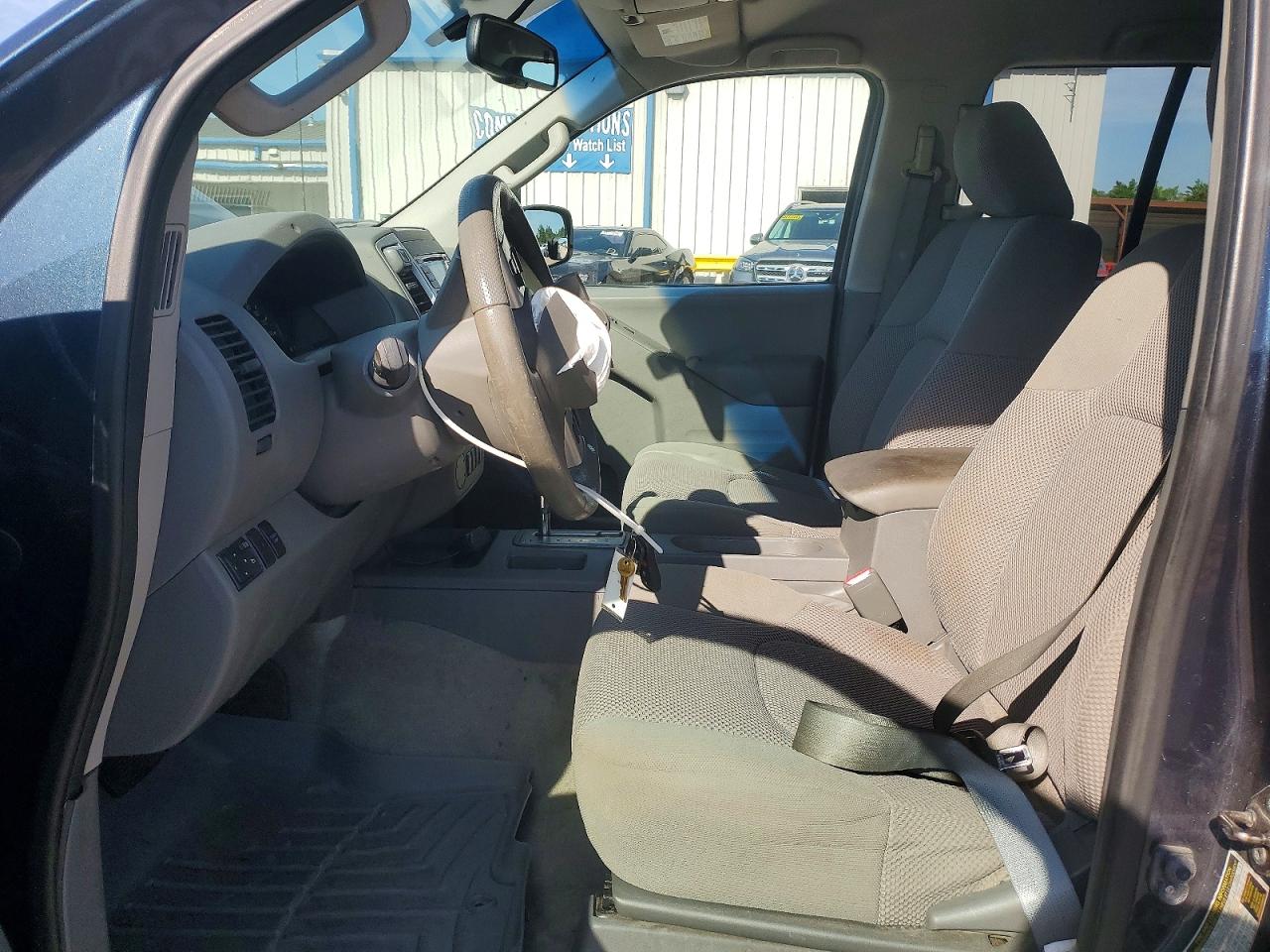 Nissan Frontier S