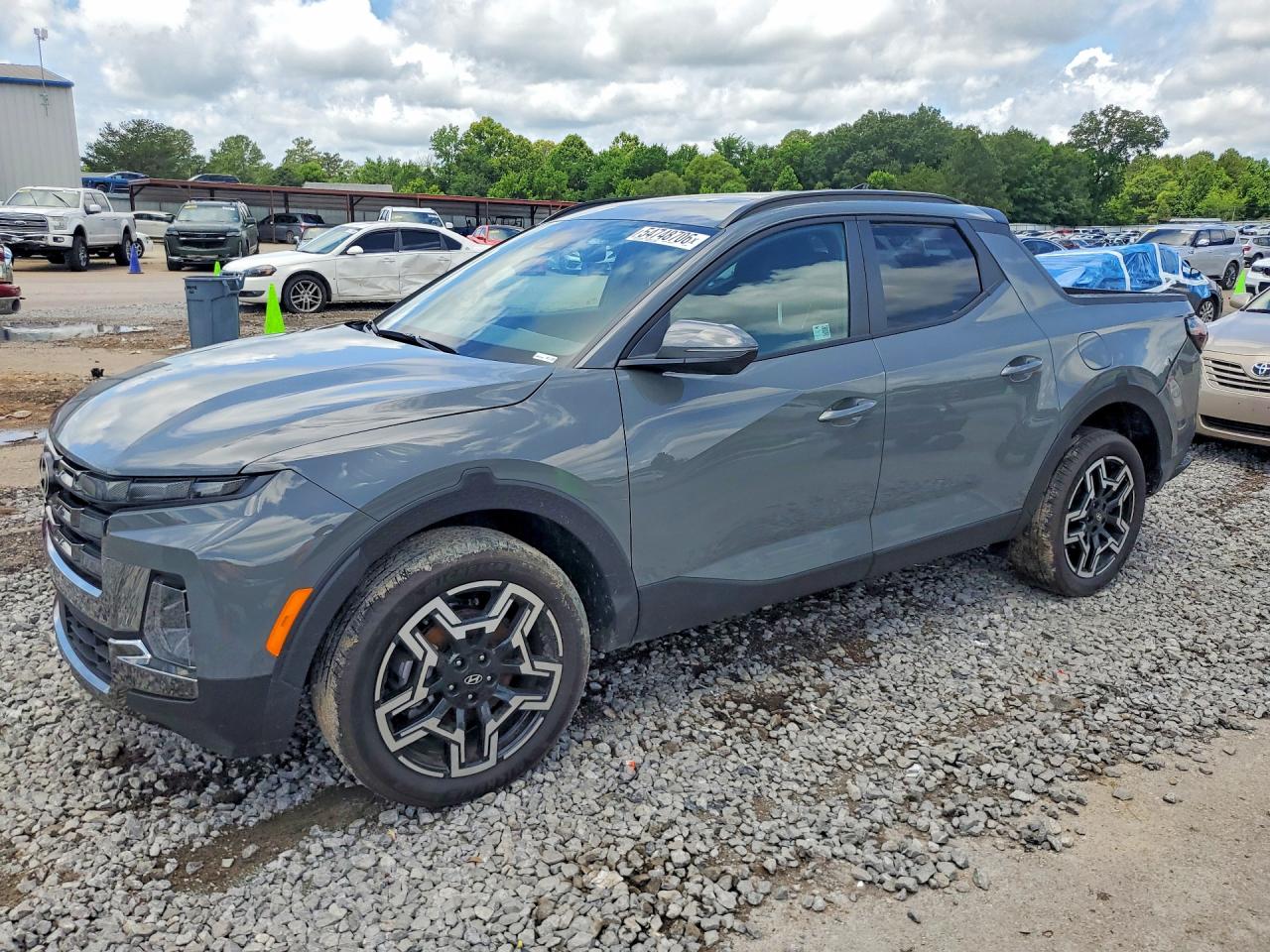 Salvage Hyundai SANTA CRUZ Image