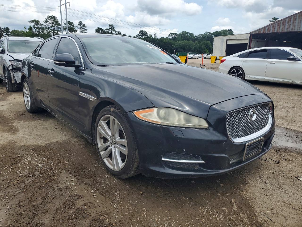 Jaguar XJ