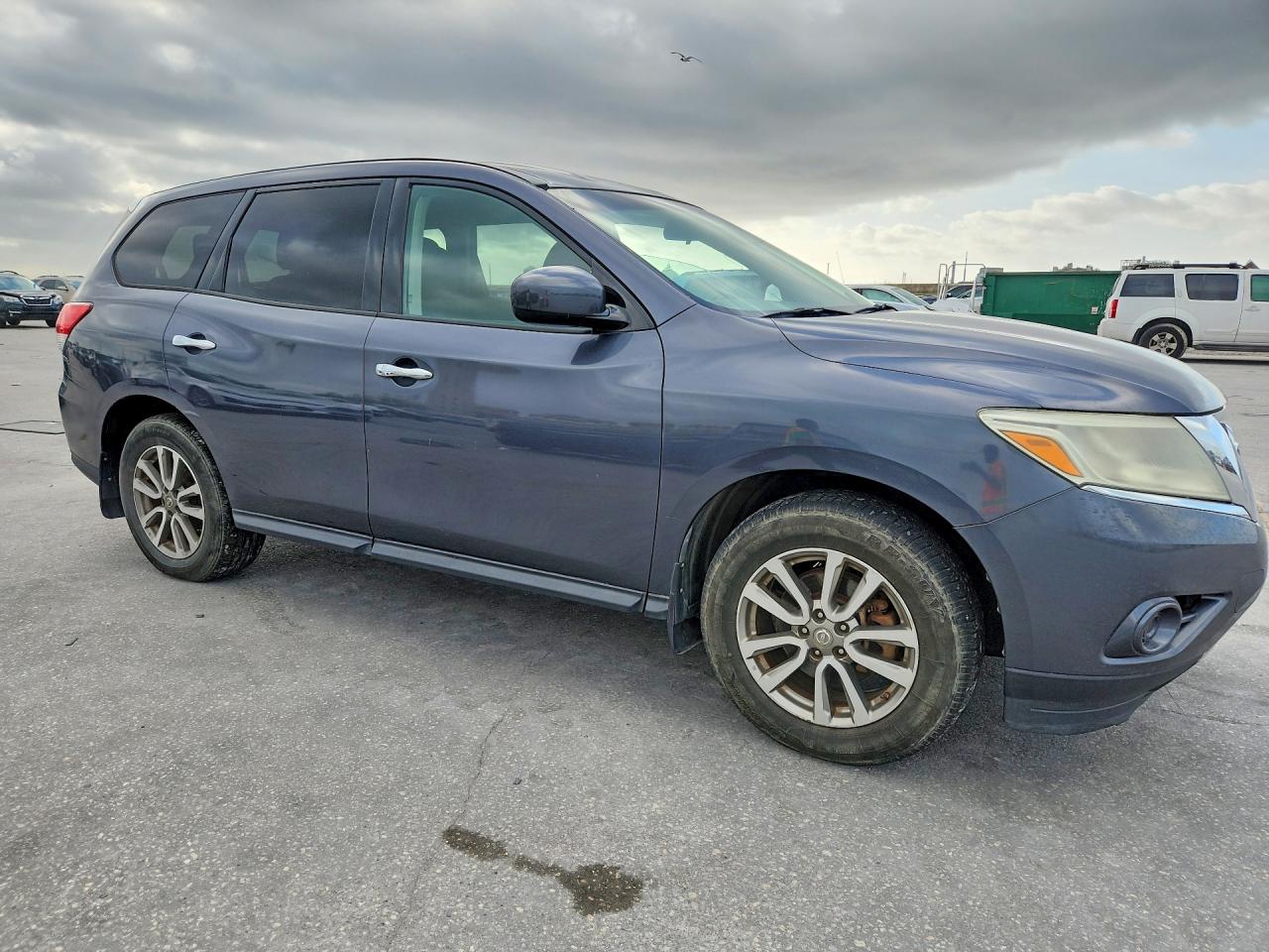 Nissan Pathfinder S
