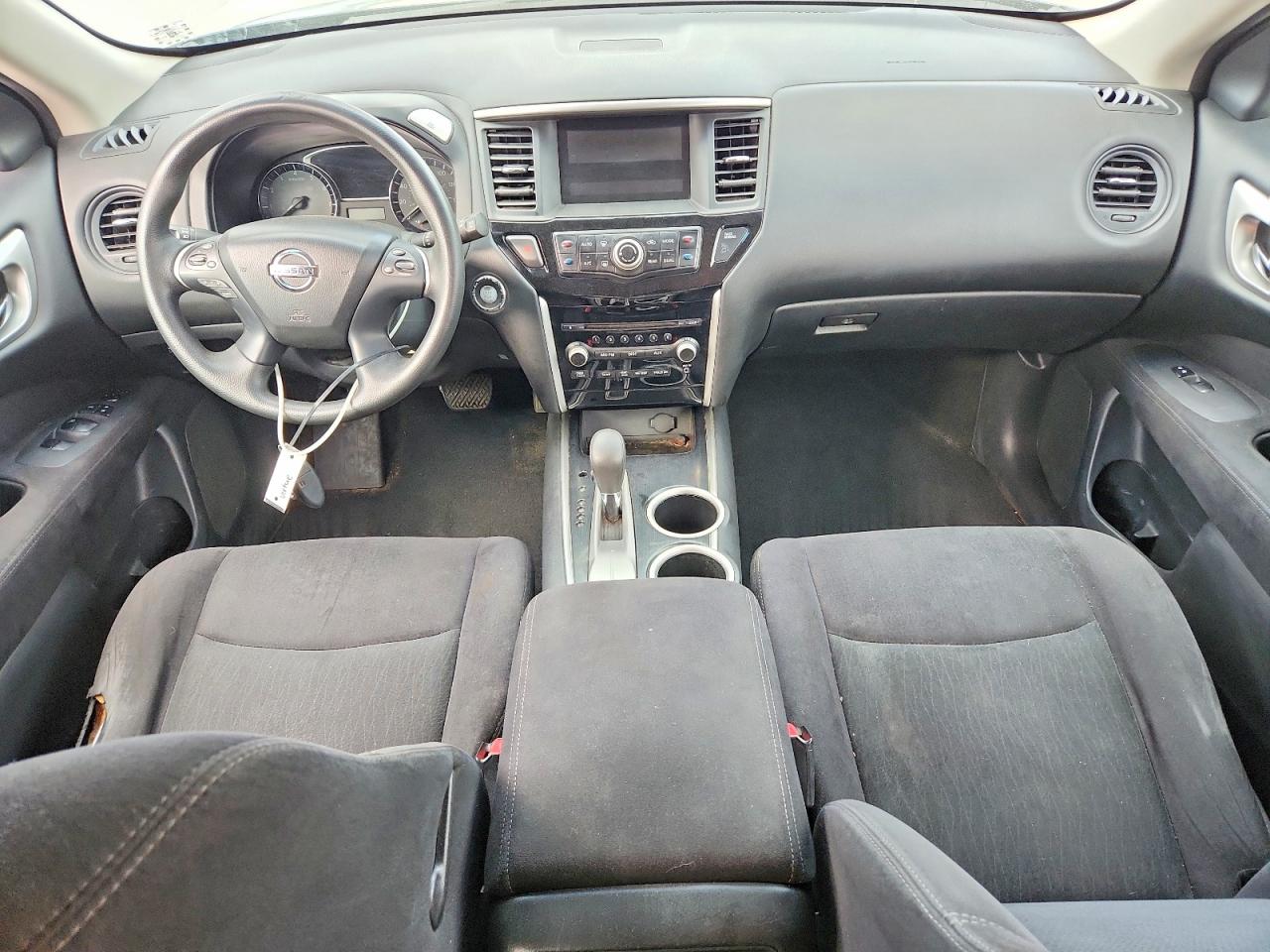 Nissan Pathfinder S