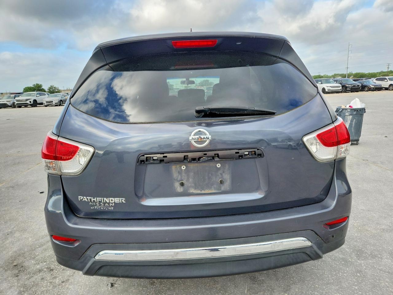 Nissan Pathfinder S