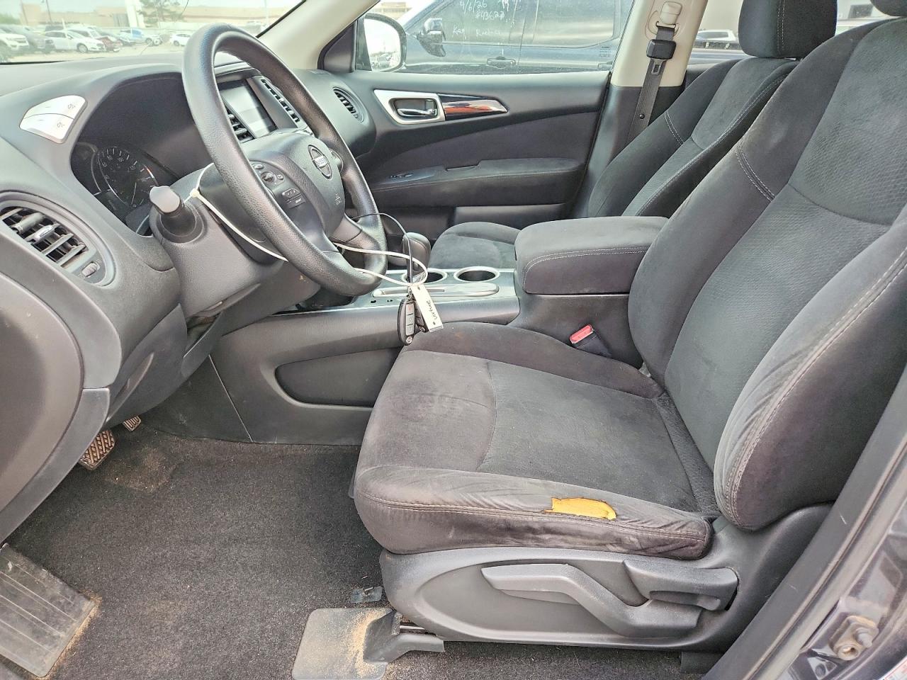 Nissan Pathfinder S