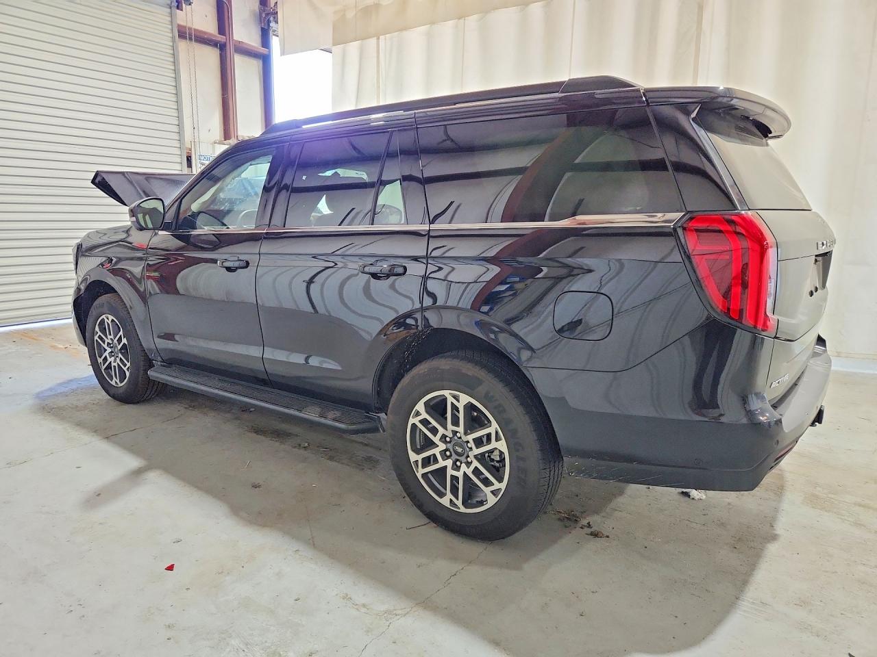 Ford Expedition Active