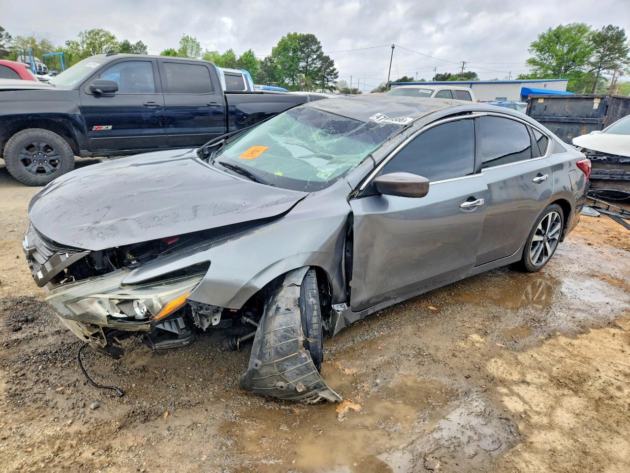 Salvage Nissan Altima Image