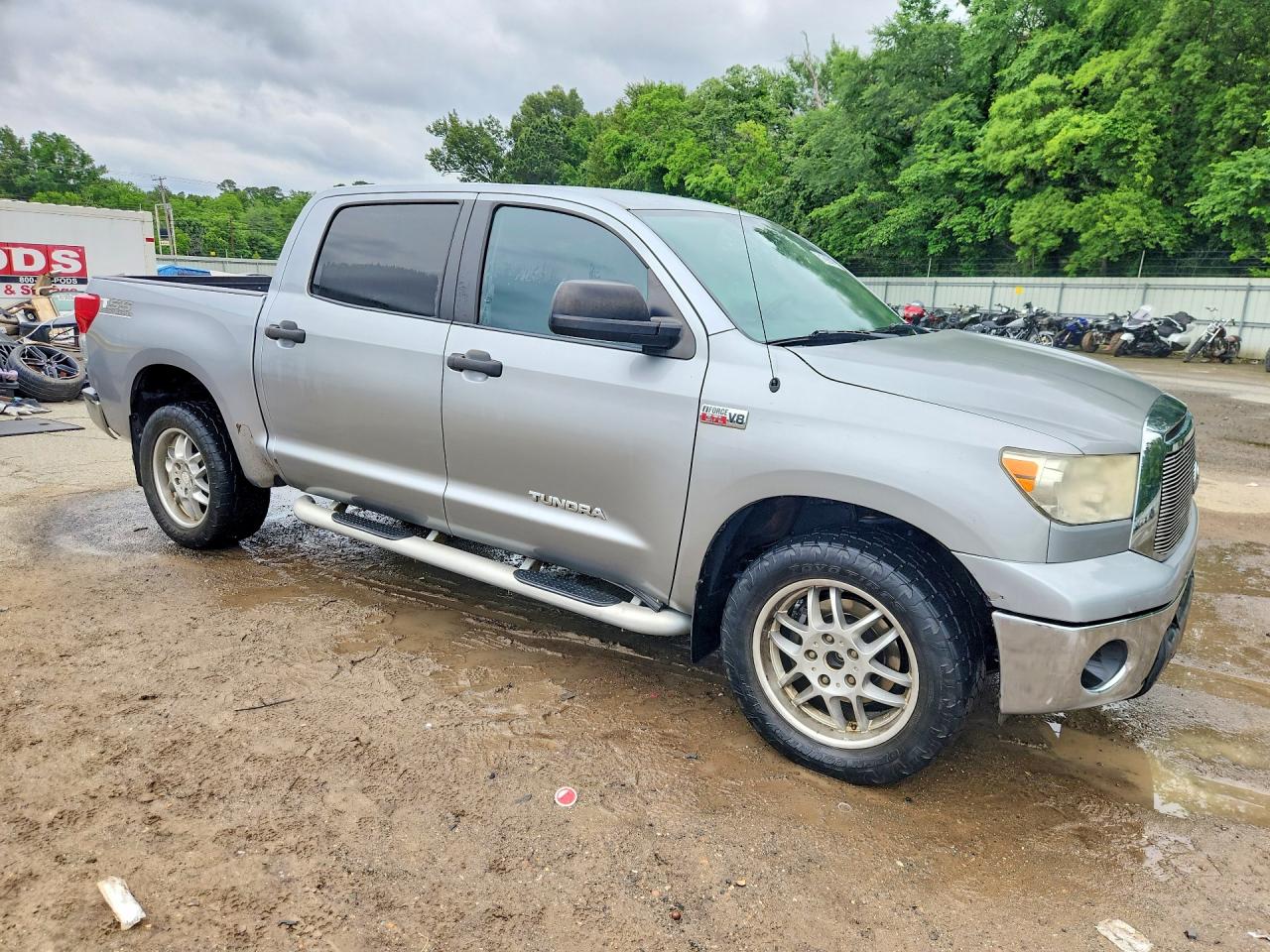 Toyota Tundra Crewmax Sr5