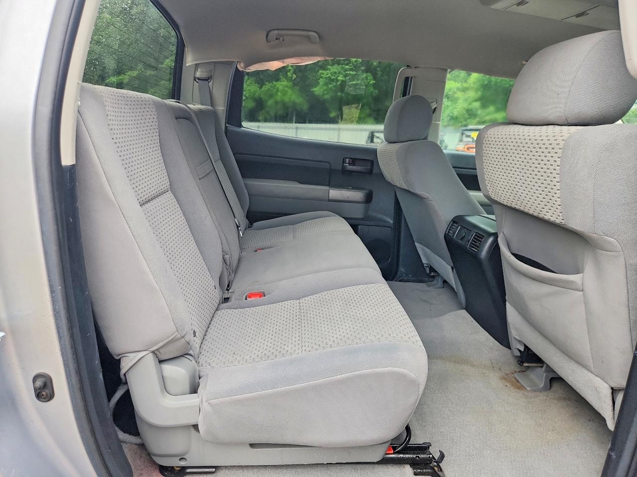 Toyota Tundra Crewmax Sr5