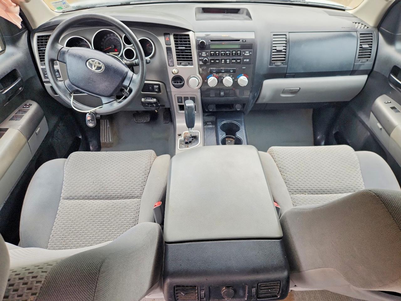 Toyota Tundra Crewmax Sr5