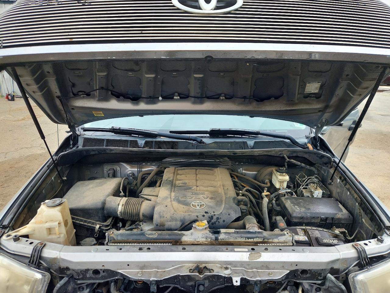 Toyota Tundra Crewmax Sr5