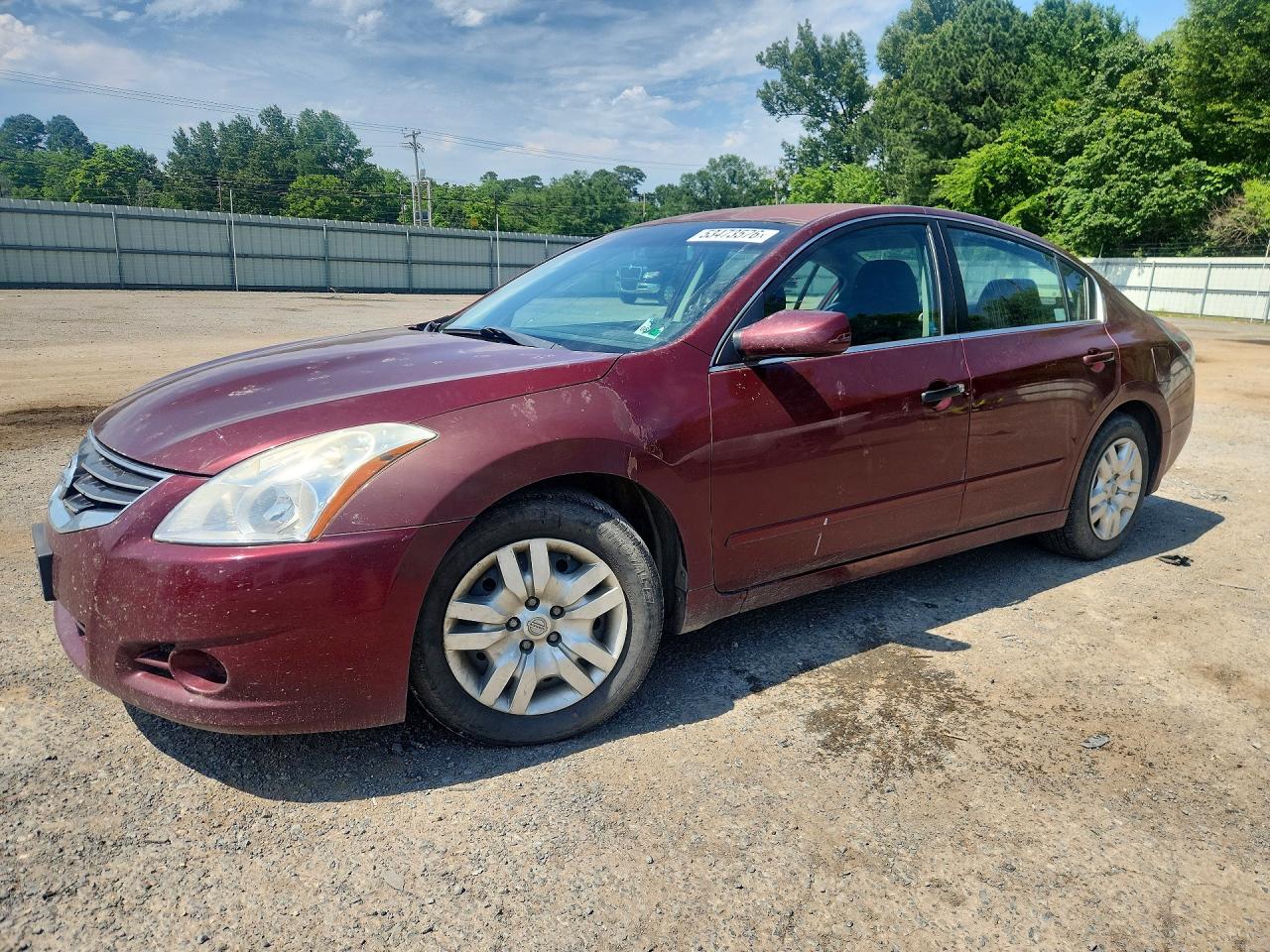 Salvage Nissan Altima Image