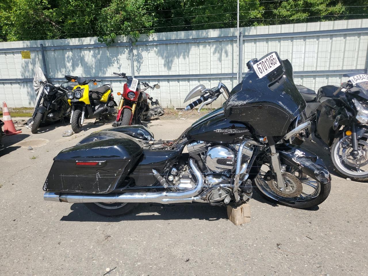 Salvage Harley-Davidson Fl Image
